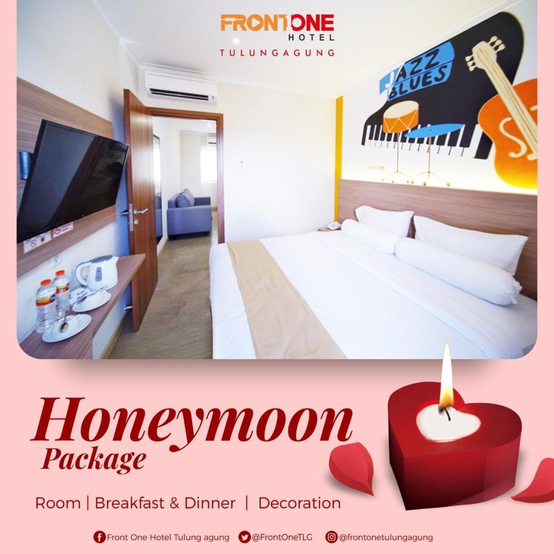 Front One Hotel Tulungagung Exterior foto
